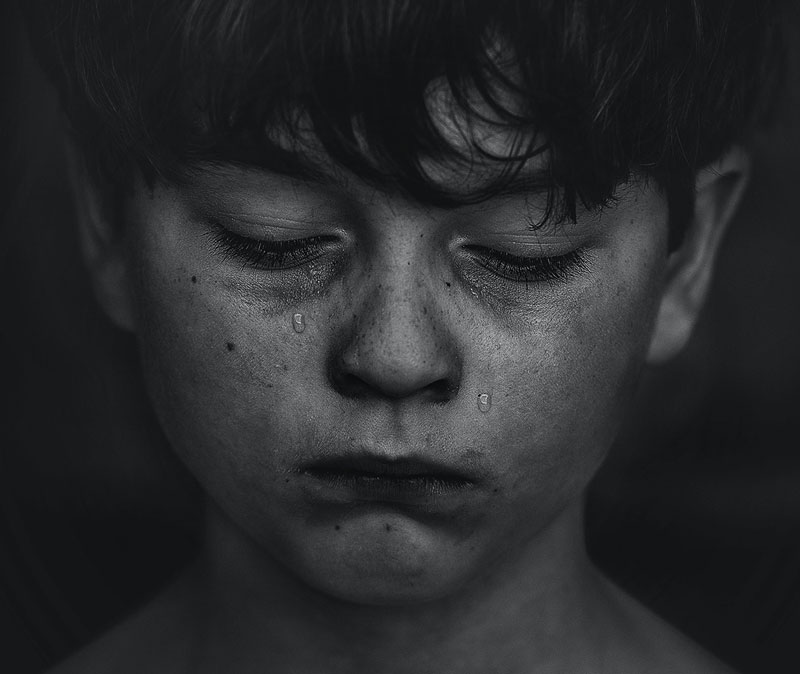 παιδί βιώνει την υπερφροντίδα ως μορφή κακοποίησης