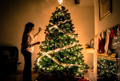 Το στόλισμα του Χριστουγεννιάτικου δένδρου που είναι θεραπευτική πράξη