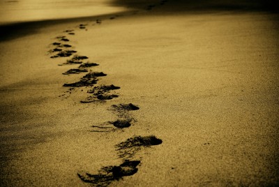 ανθρώπινα ίχνη στην άμμο δείχνουν πως το 1/3 των ανθρώπων προσαρμόζεται ευκολότερα στην αλλαγή