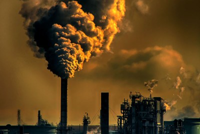 εργοστάσια προκαλούν ατμοσφαιρική ρύπανση
