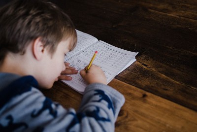 παιδί με χαμηλή ψυχολογία έχει χαμηλή επίδοση στα μαθηματικά