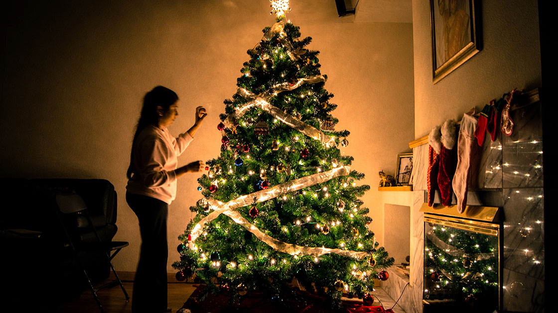 Το στόλισμα του Χριστουγεννιάτικου δένδρου που είναι θεραπευτική πράξη