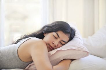 Γιατί κάποιοι άνθρωποι χρειάζονται λιγότερο ύπνο;