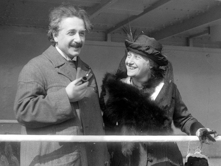 O Αϊνστάιν με τη σύζυγό του Έλσα