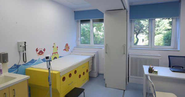δωμάτιο της νοσοκομειακής μονάδας για κακοποιημένα παιδιά